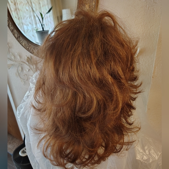 Pull Hair Through Wig. Auburn - Picture 2 of 4